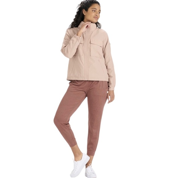 VUORI Performance Jogger in Marsala - Picture 11 of 11